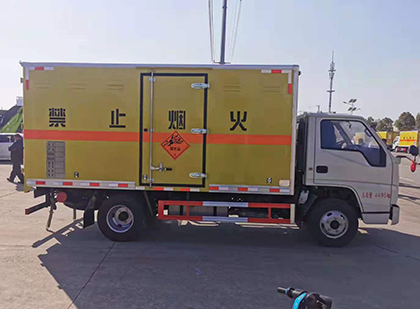 叶集爆破器材运输车