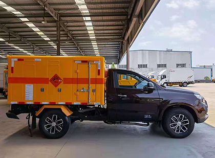 叶集爆破器材运输车